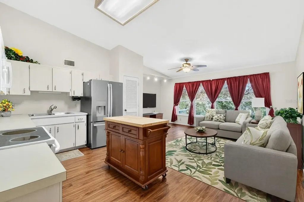 2220 Swedish Drive Clearwater FL 33763