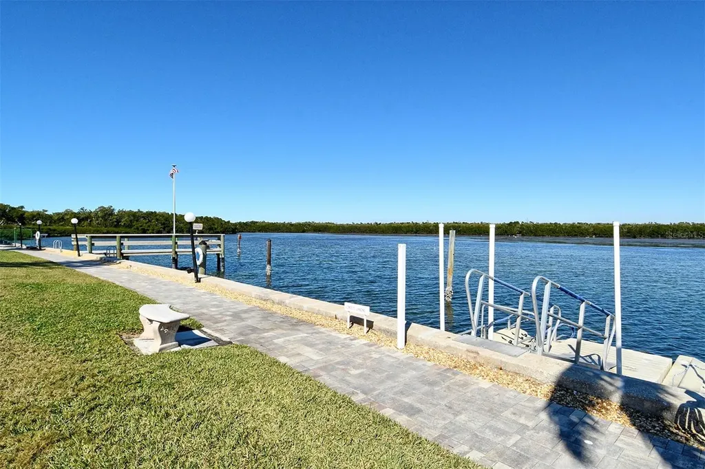 4350 Chatham Drive Longboat Key FL 34228
