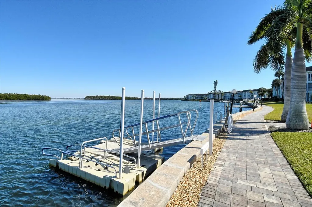4350 Chatham Drive Longboat Key FL 34228