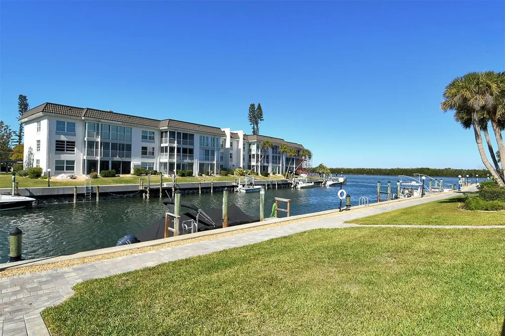 4350 Chatham Drive Longboat Key FL 34228