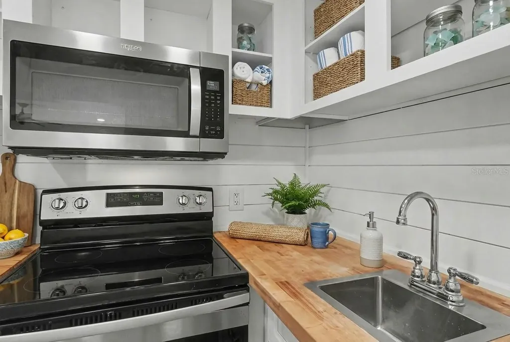 2535 N Alafaya Trail Orlando FL 32826