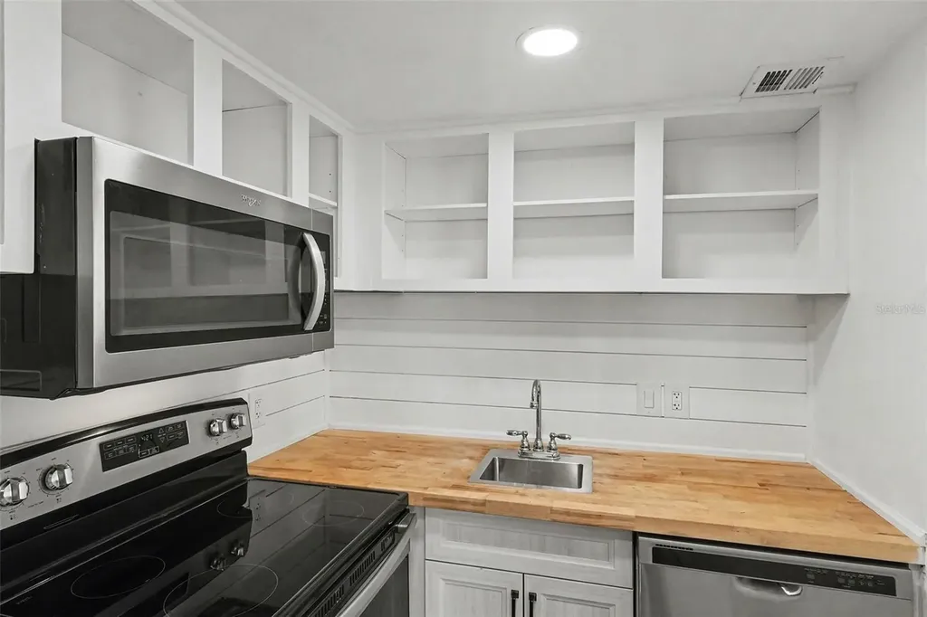 2535 N Alafaya Trail Orlando FL 32826