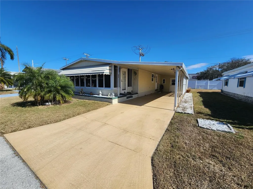 808 53rd Avenue E Bradenton FL 34203
