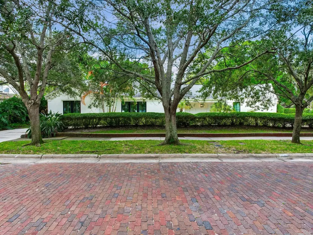 3401 S Almeria Avenue Tampa FL 33629