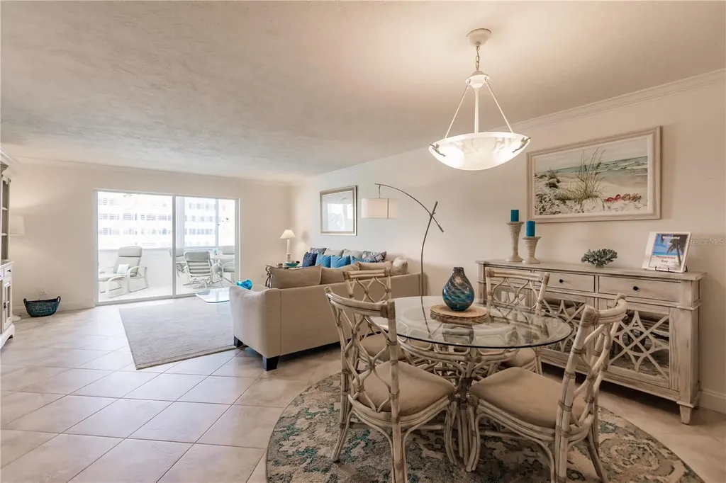 1055 W Peppertree Drive Sarasota FL 34242