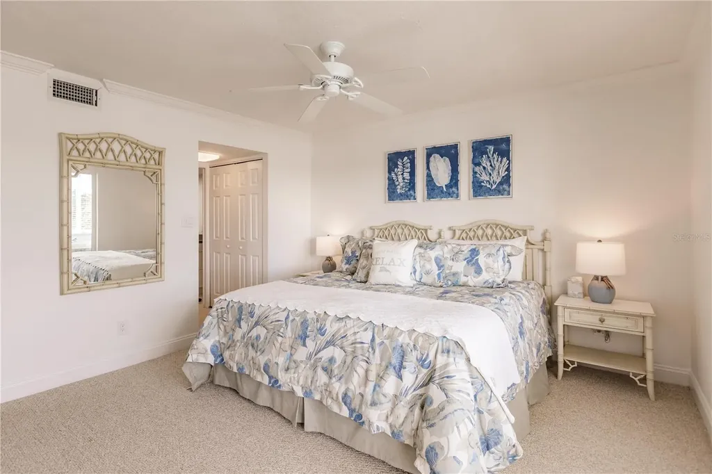 1055 W Peppertree Drive Sarasota FL 34242