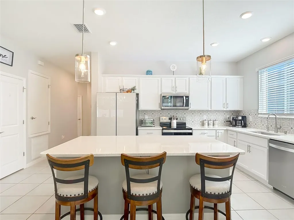 9526 Clarkwild Place Seffner FL 33584