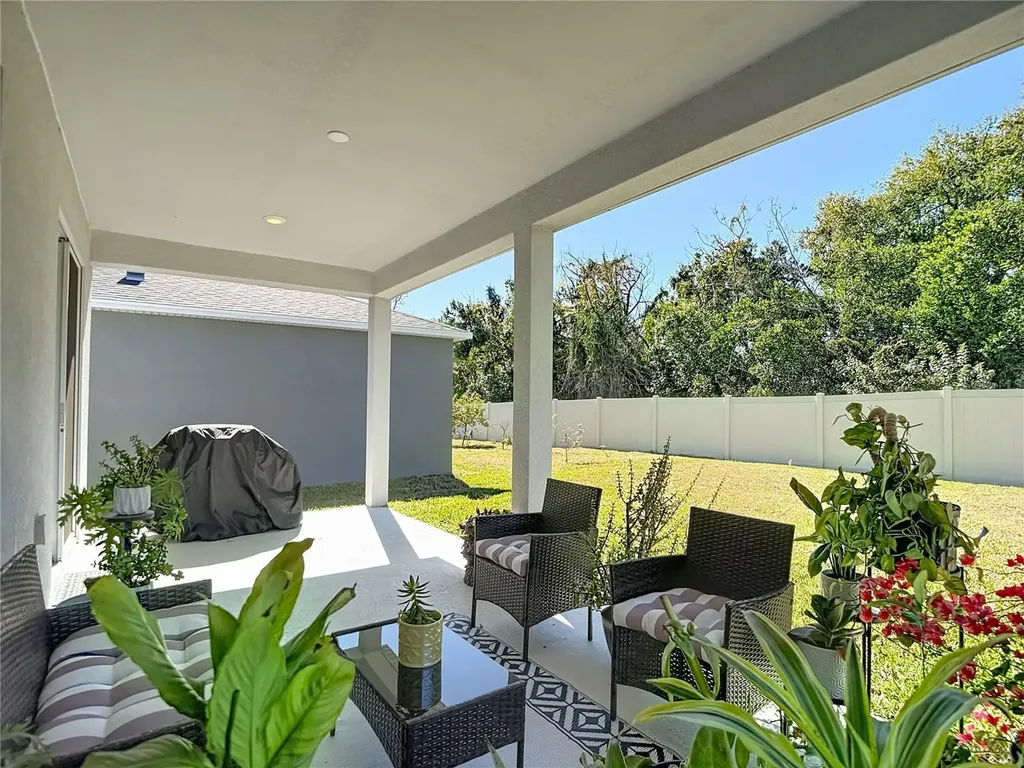 9526 Clarkwild Place Seffner FL 33584