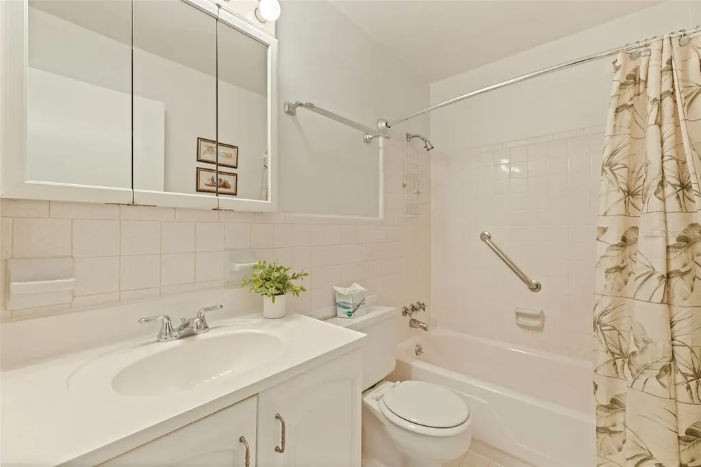 8221 112th Street Seminole FL 33772