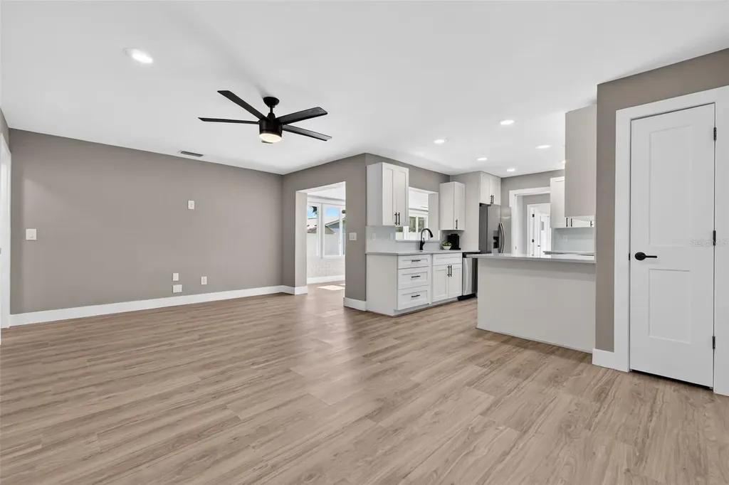 2161 Wateroak Drive N Clearwater FL 33764