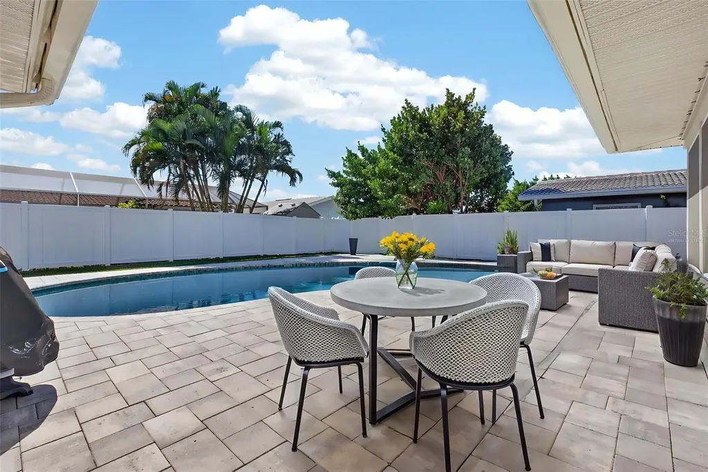 2161 Wateroak Drive N Clearwater FL 33764