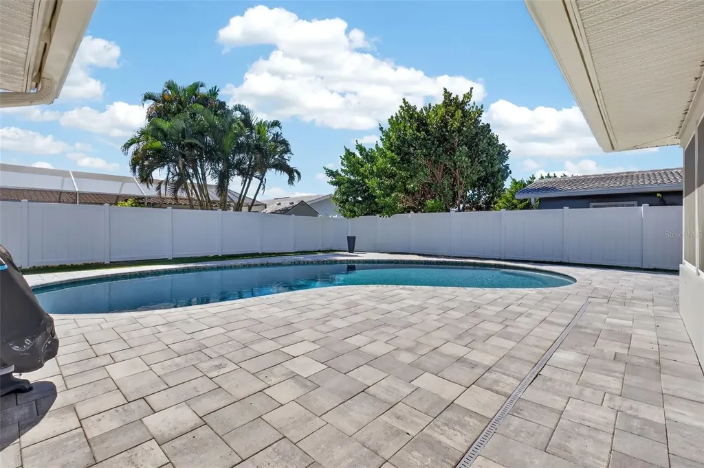 2161 Wateroak Drive N Clearwater FL 33764