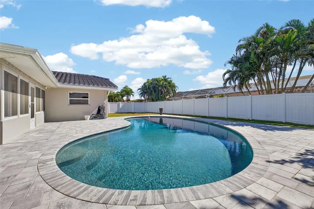 2161 Wateroak Drive N Clearwater FL 33764
