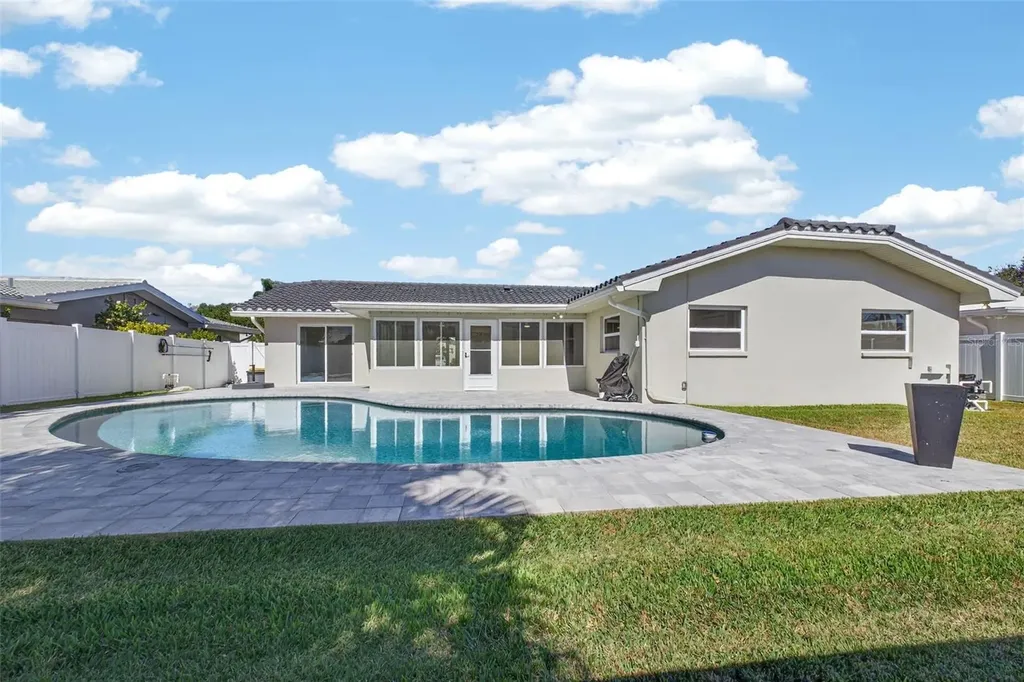 2161 Wateroak Drive N Clearwater FL 33764