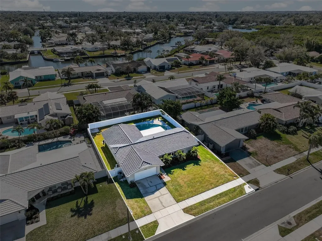 2161 Wateroak Drive N Clearwater FL 33764