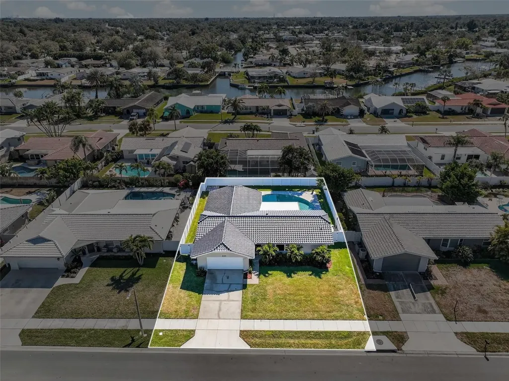 2161 Wateroak Drive N Clearwater FL 33764