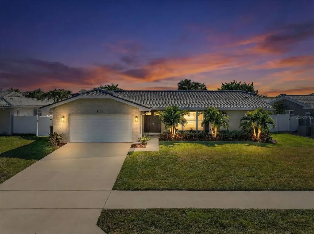 2161 Wateroak Drive N Clearwater FL 33764