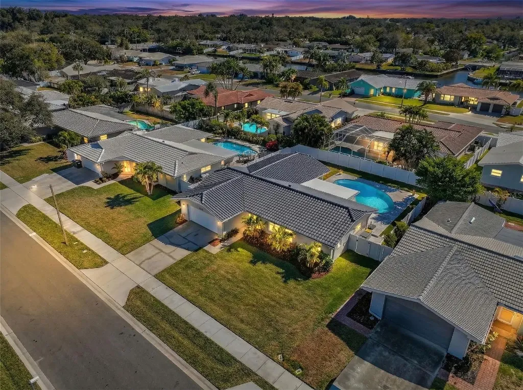 2161 Wateroak Drive N Clearwater FL 33764
