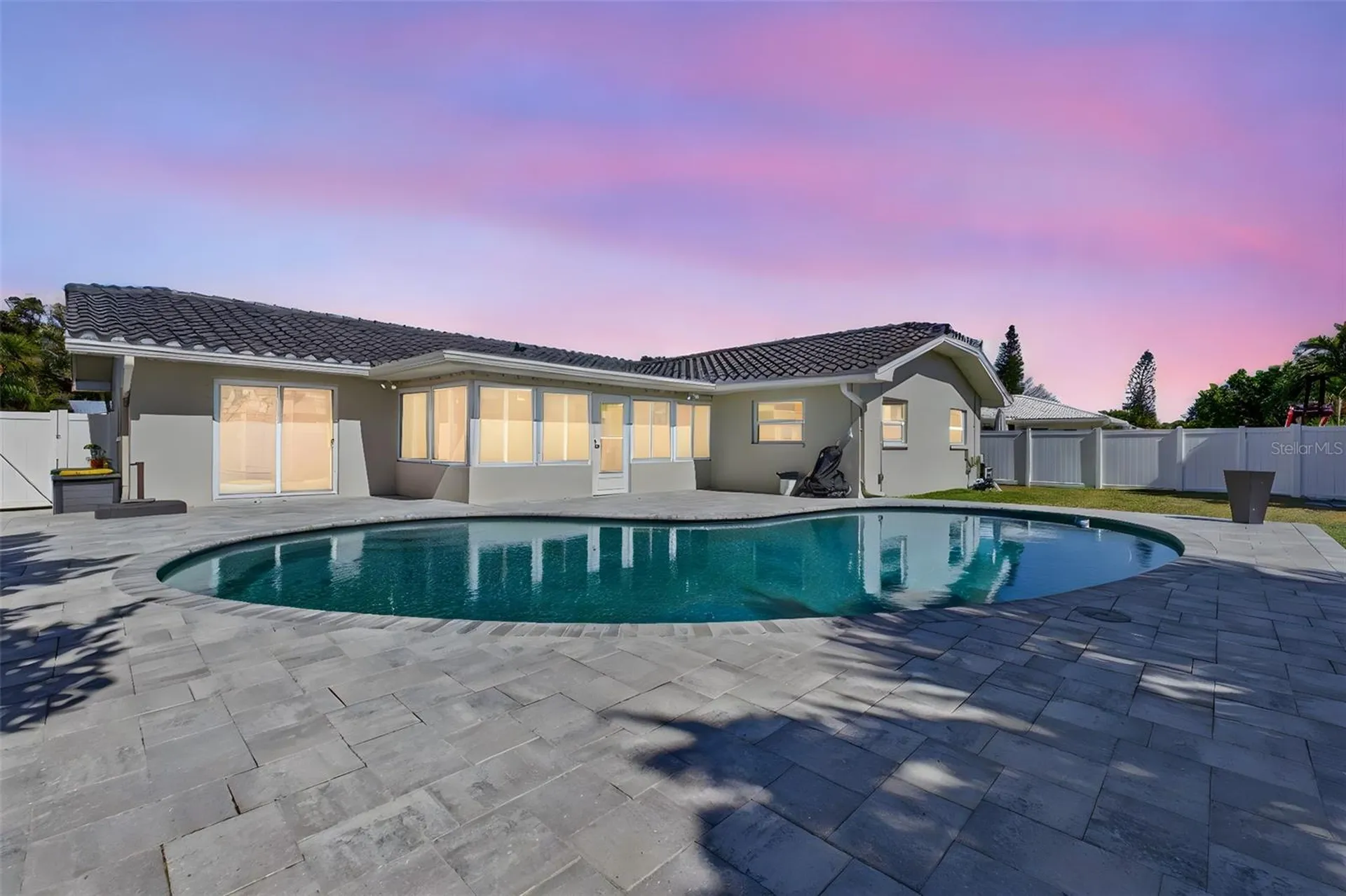 2161 Wateroak Drive N Clearwater FL 33764