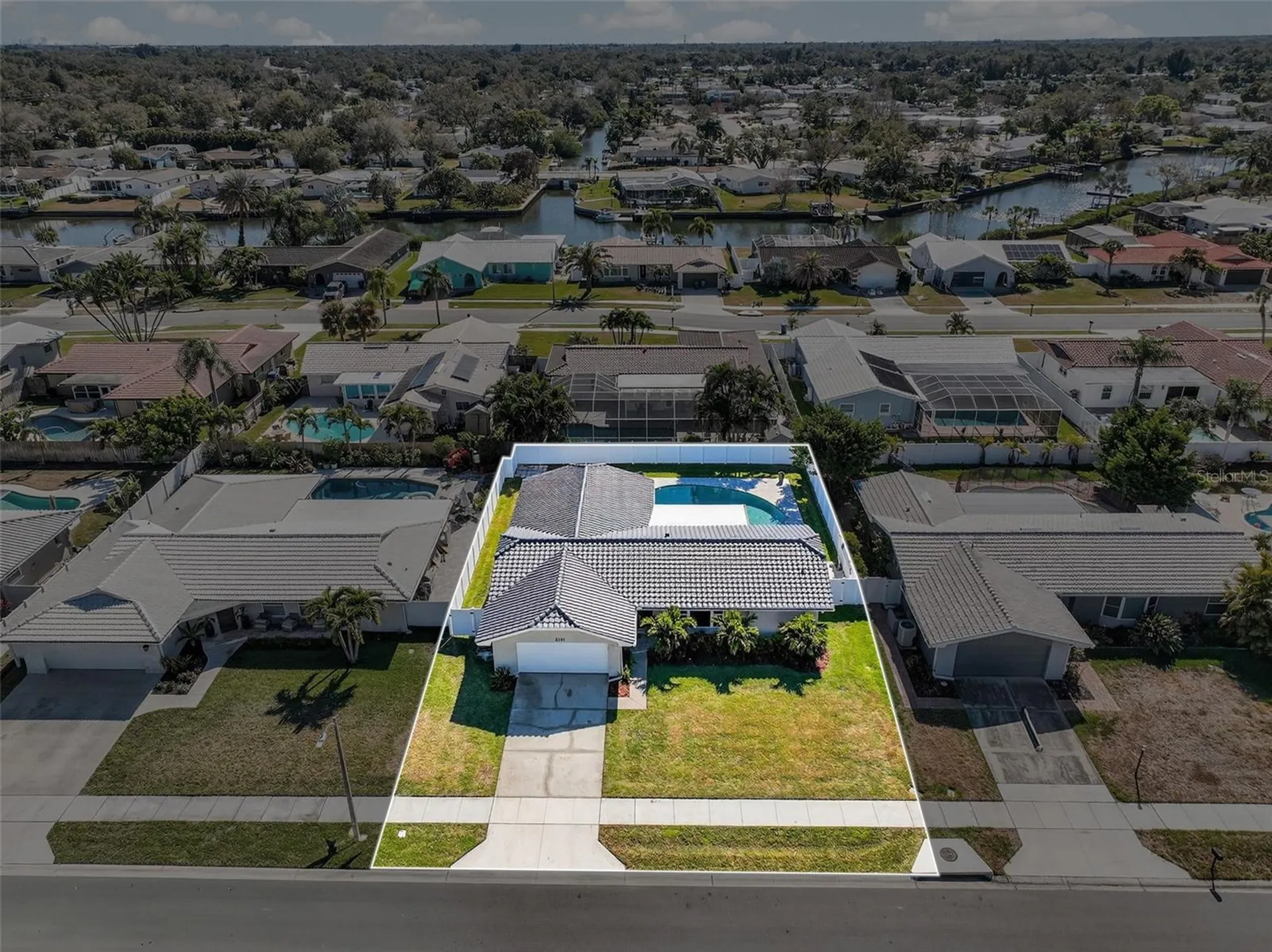 2161 Wateroak Drive N Clearwater FL 33764