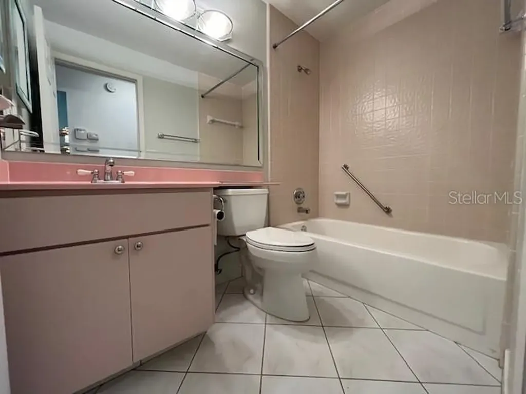 1725 Pine Ridge Way E Palm Harbor FL 34684