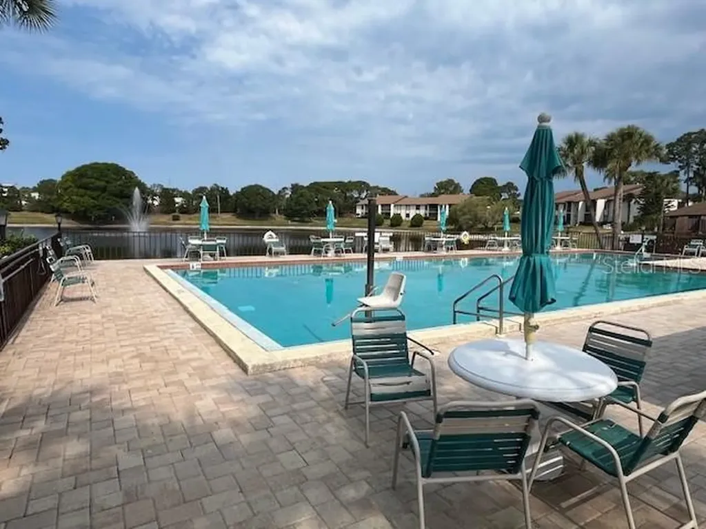 1725 Pine Ridge Way E Palm Harbor FL 34684