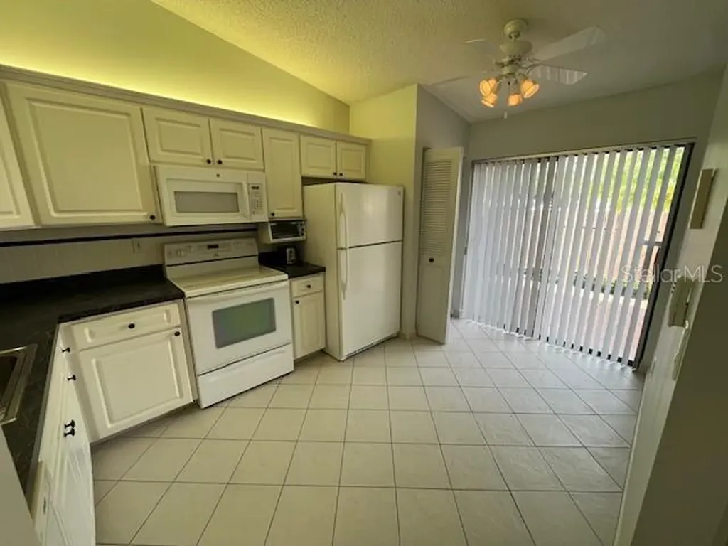 1725 Pine Ridge Way E Palm Harbor FL 34684
