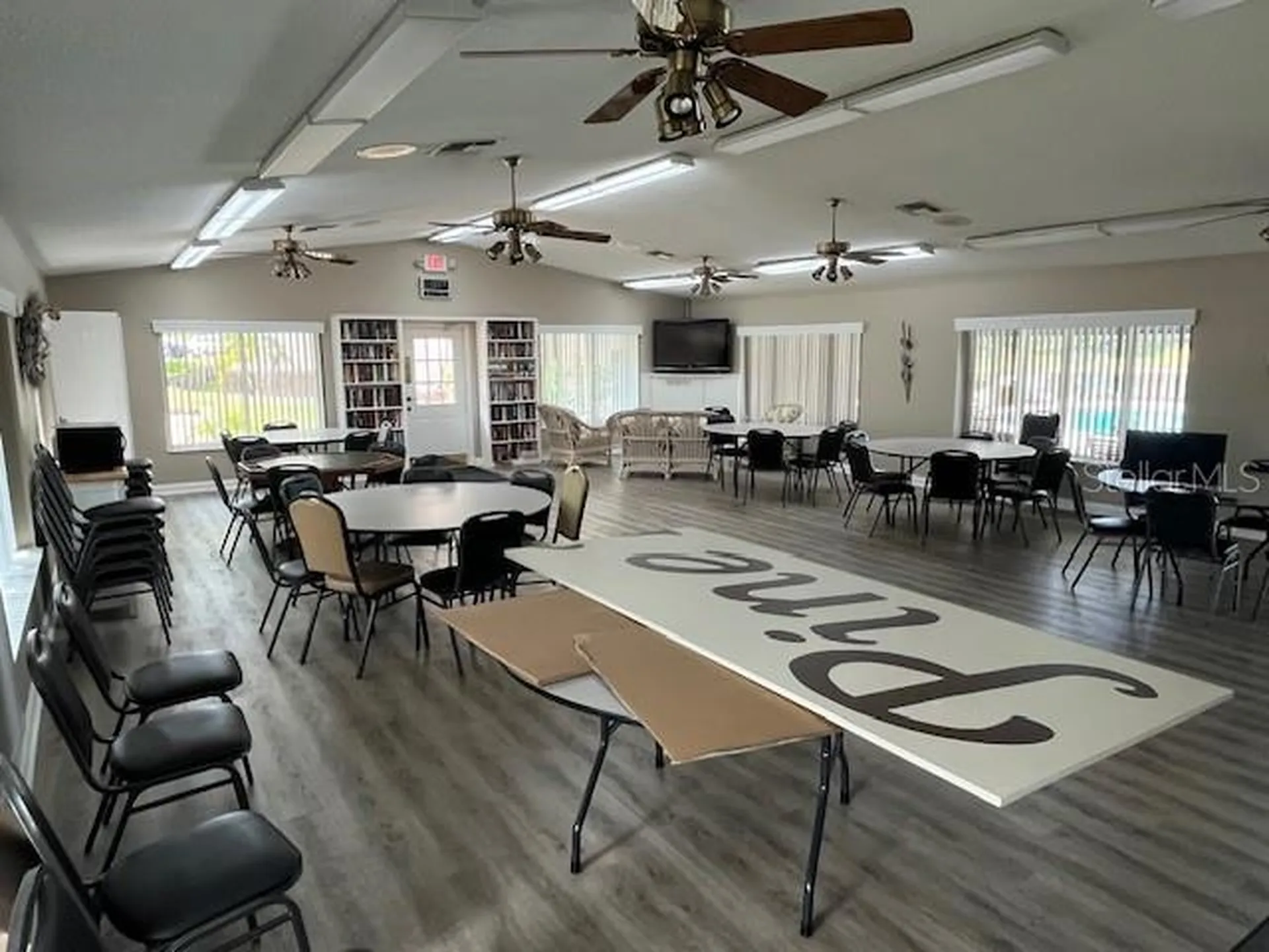 1725 Pine Ridge Way E Palm Harbor FL 34684