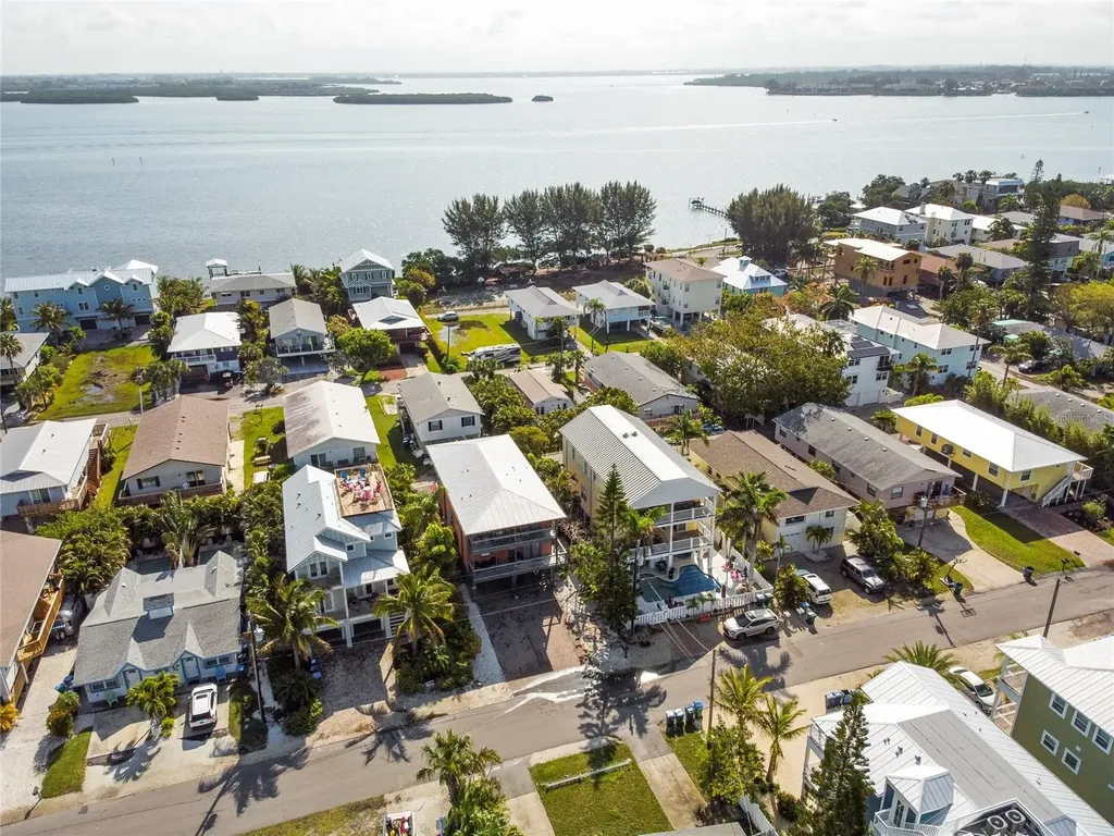 2511 Avenue C Bradenton Beach FL 34217