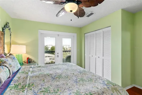 2511 Avenue C Bradenton Beach FL 34217