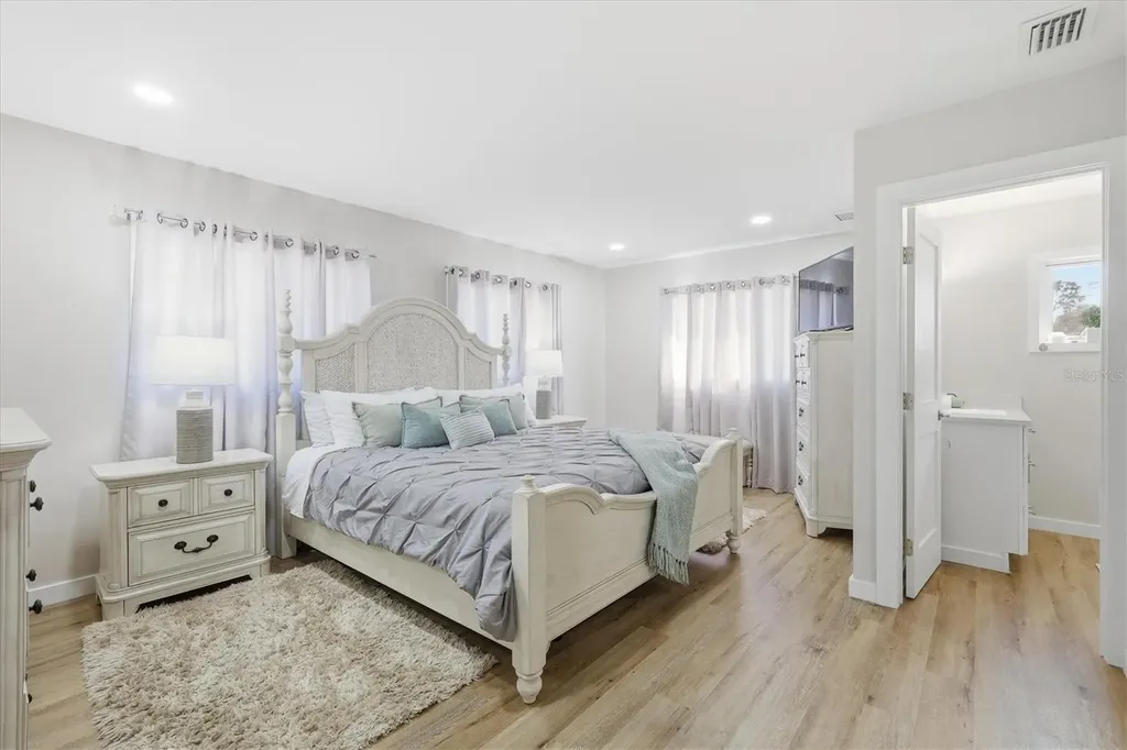 5247 Carmilfra Drive Sarasota FL 34231