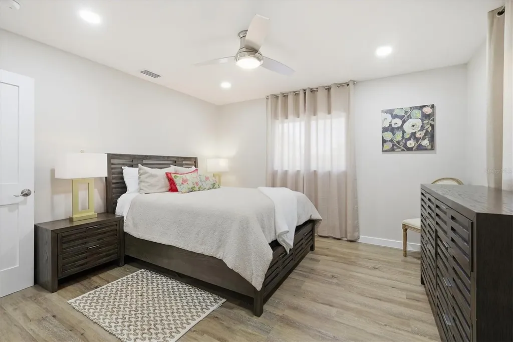 5247 Carmilfra Drive Sarasota FL 34231