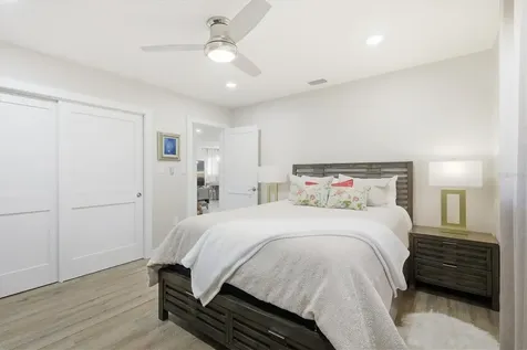 5247 Carmilfra Drive Sarasota FL 34231