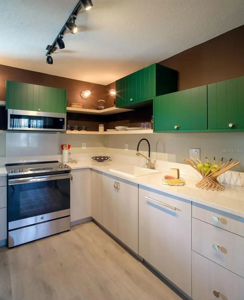 6990 Grevilla Avenue S South Pasadena FL 33707