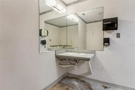 5273 Treiman Boulevard Dade City FL 33523