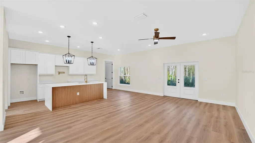 257 Lago Vista Street Debary FL 32713