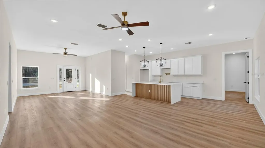 257 Lago Vista Street Debary FL 32713