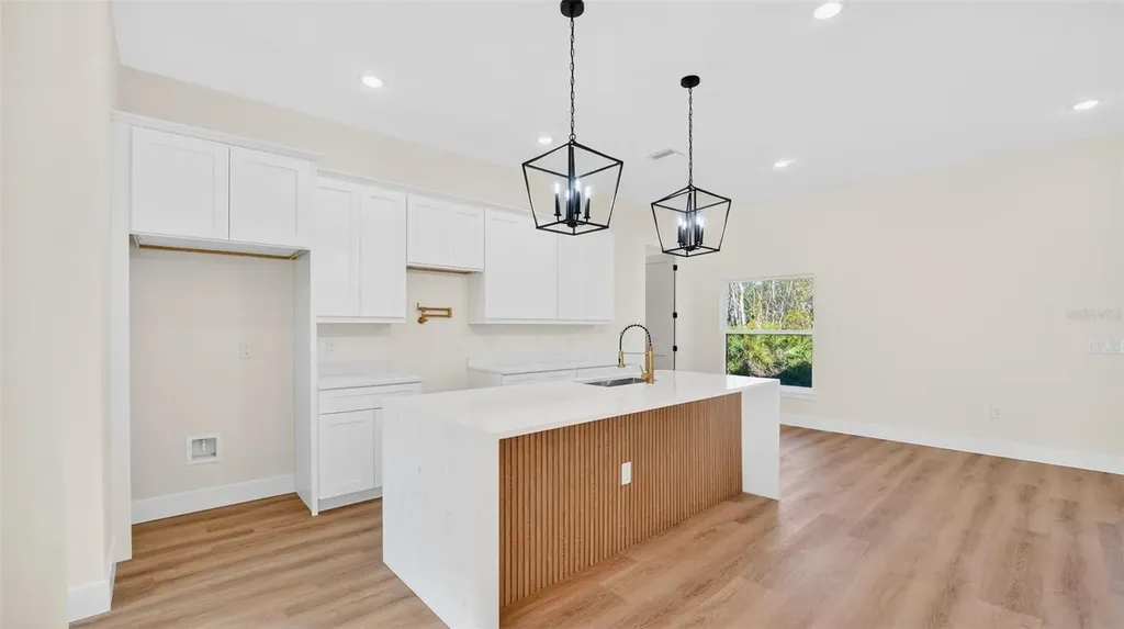 257 Lago Vista Street Debary FL 32713