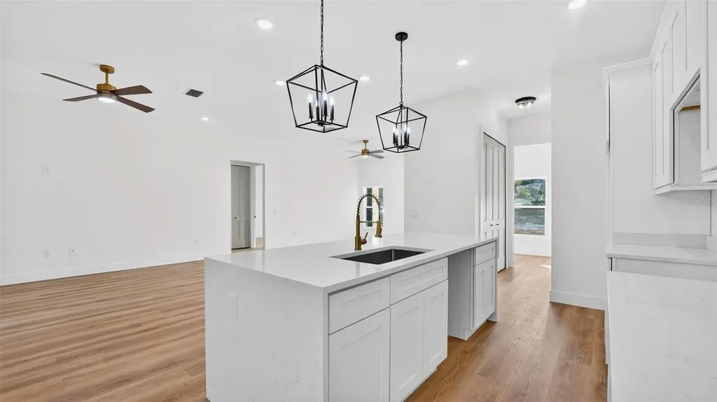 257 Lago Vista Street Debary FL 32713