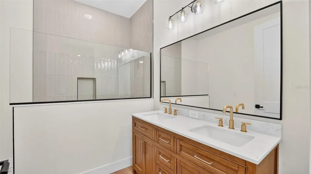 257 Lago Vista Street Debary FL 32713