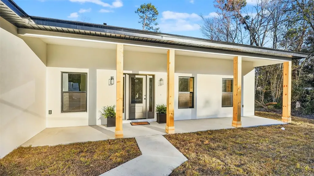 257 Lago Vista Street Debary FL 32713