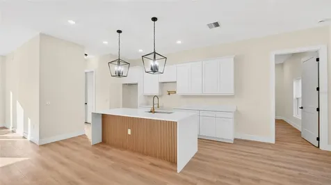 257 Lago Vista Street Debary FL 32713