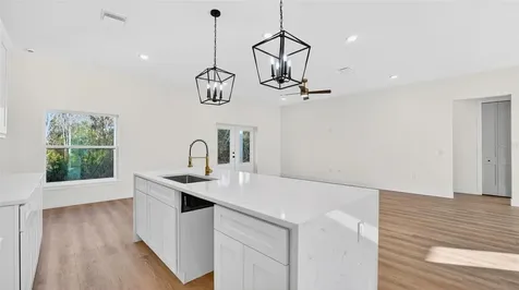 257 Lago Vista Street Debary FL 32713
