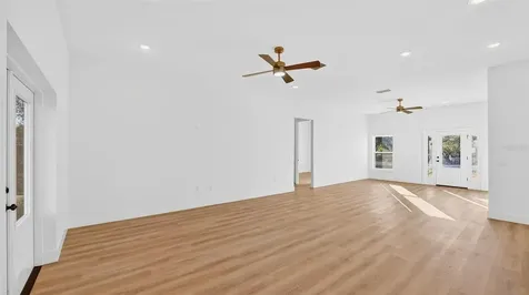 257 Lago Vista Street Debary FL 32713
