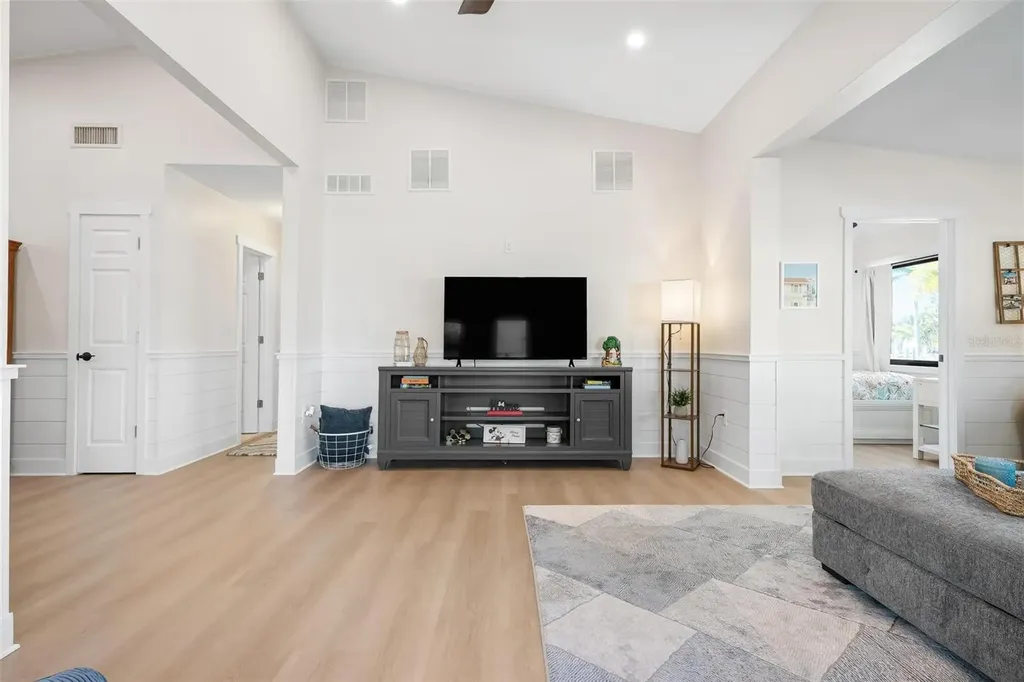 401 28th Street Holmes Beach FL 34217