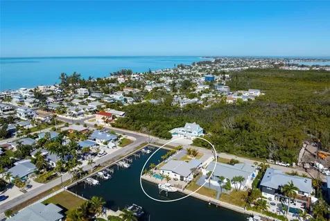 401 28th Street Holmes Beach FL 34217