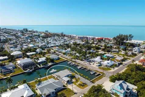 401 28TH Street Holmes Beach FL 34217