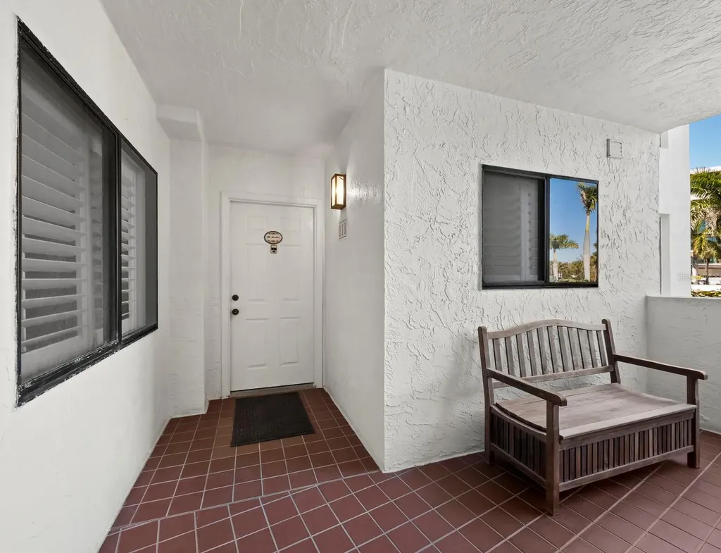 1485 Gulf Of Mexico Drive Longboat Key FL 34228