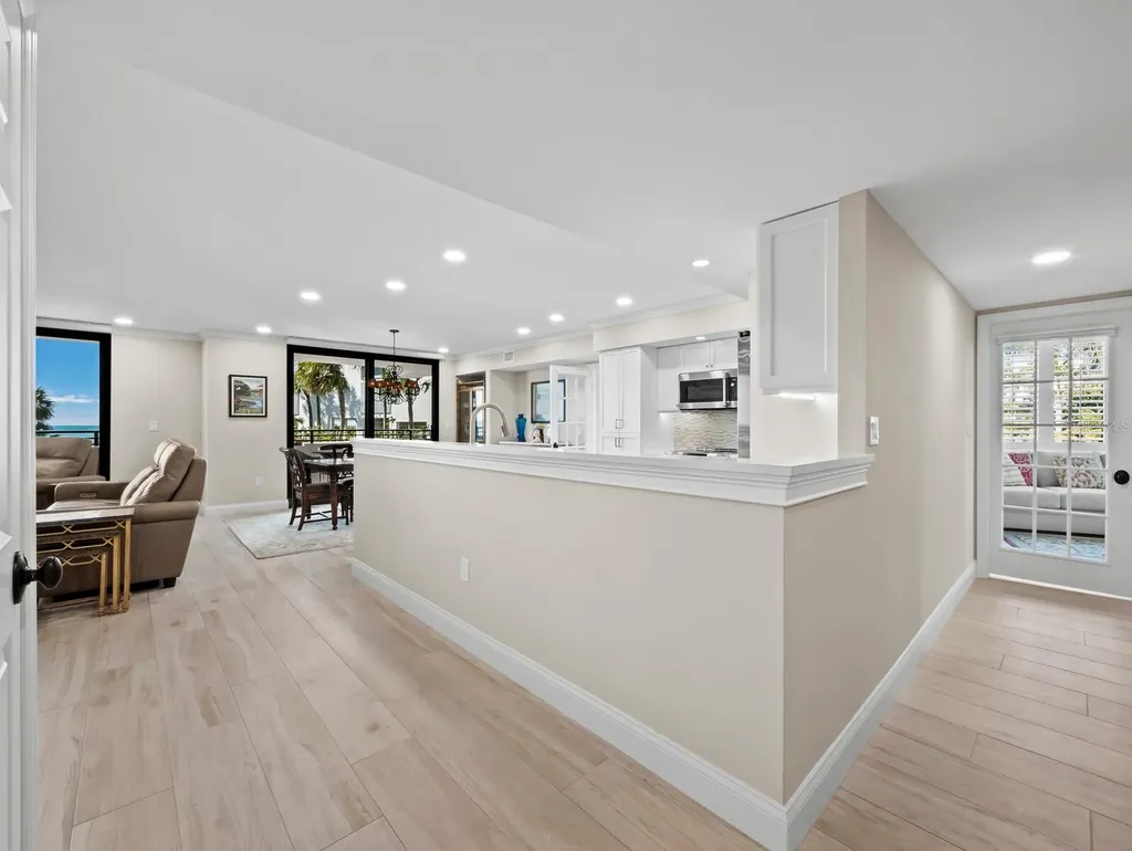 1485 Gulf Of Mexico Drive Longboat Key FL 34228