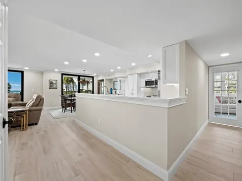 1485 Gulf Of Mexico Drive Longboat Key FL 34228